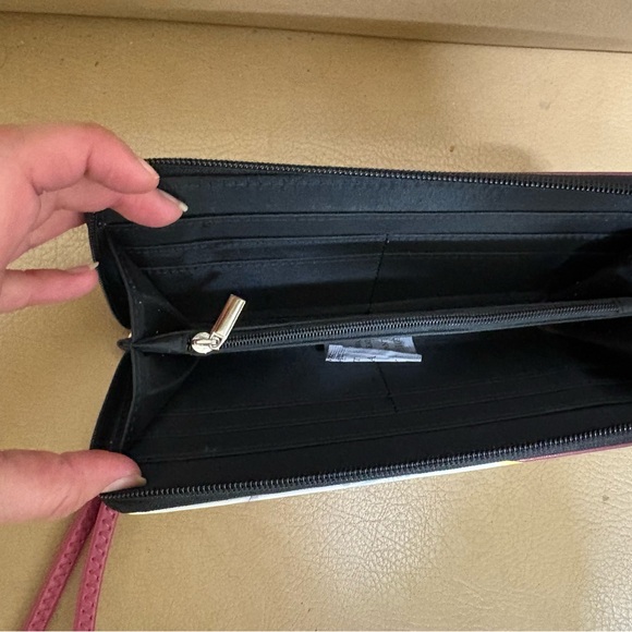 Washington Commanders Women's Wallet - Burgundy and Yellow - NWOT - Picture 3 of 3